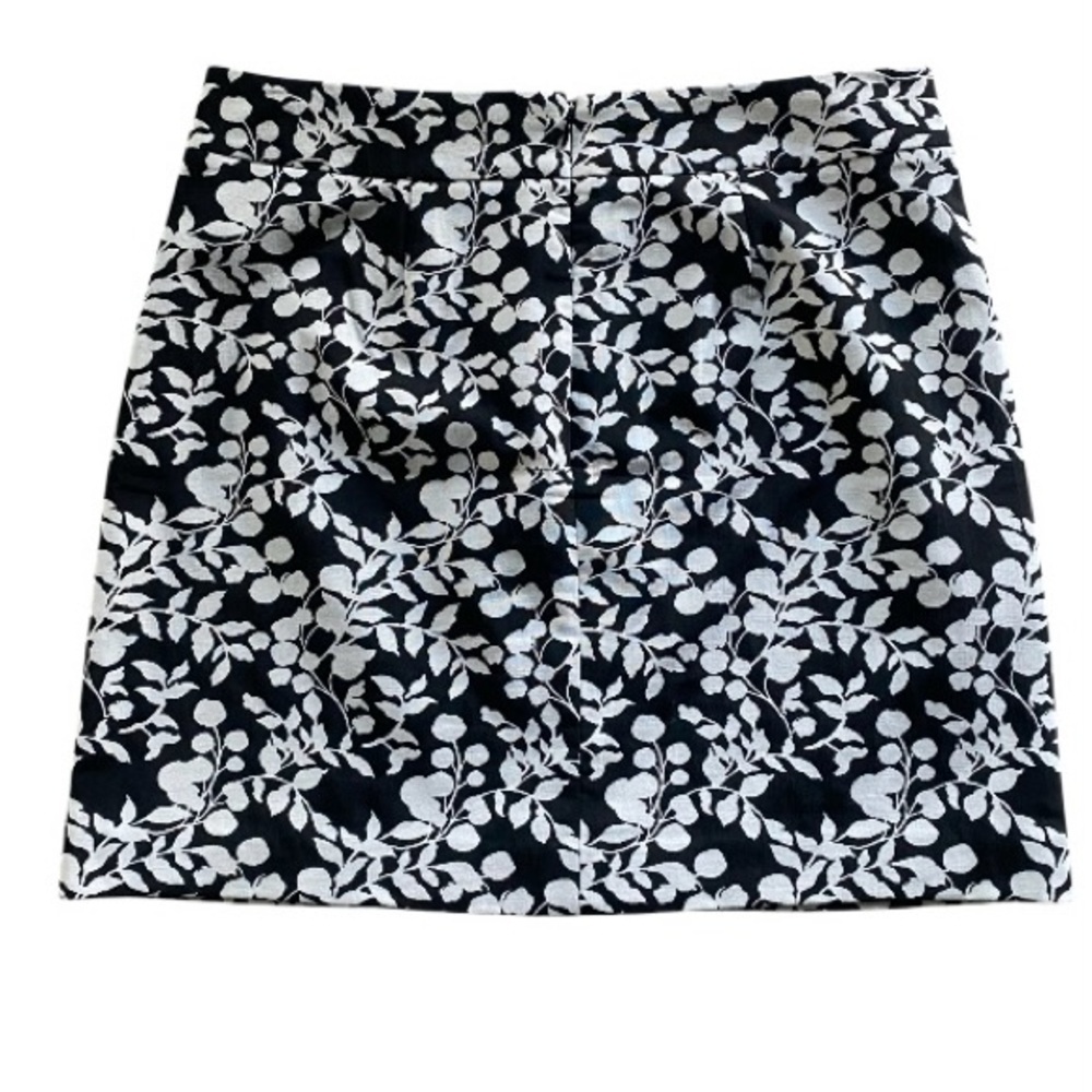 Ann Taylor Black and White Floral A-Line Skirt